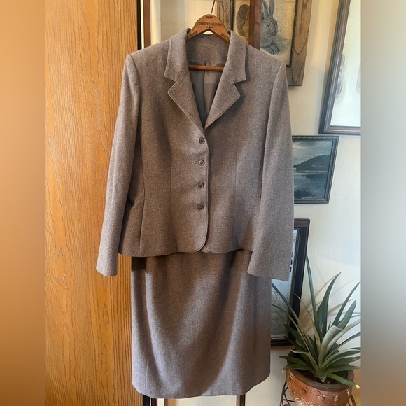 Vintage Devon Hall by Robert Paul Taboh Lot Size 10 Wool Skirt Suit - Picture 1 of 8